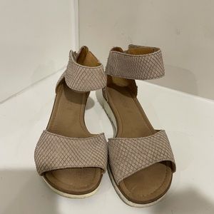 Gabor  64-570 two band walking sandal